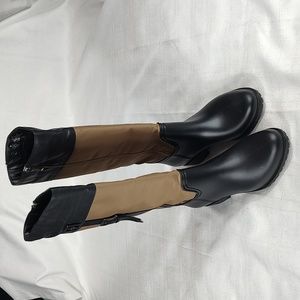 Dav Tall Two Tone Black and Brown Riding Boots Rubber Soles Zipper Sides Size 9